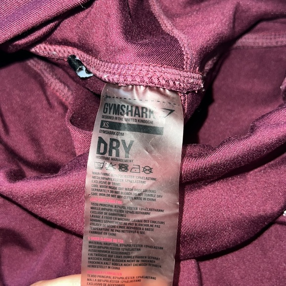 Gymshark xs dark purple leggings with mesh design and pockets on side - Picture 7 of 10